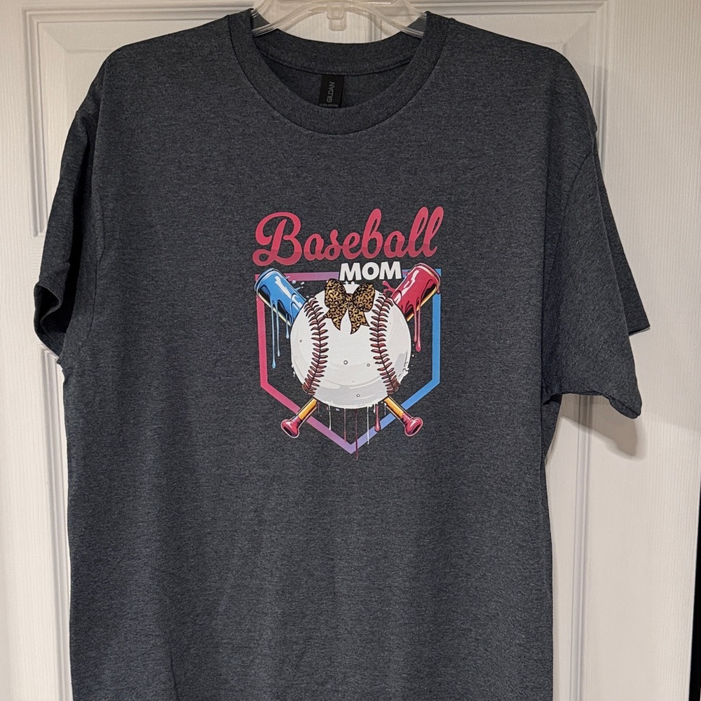 Gildan Adult  Large Baseball Mom Short Sleeve T shirt